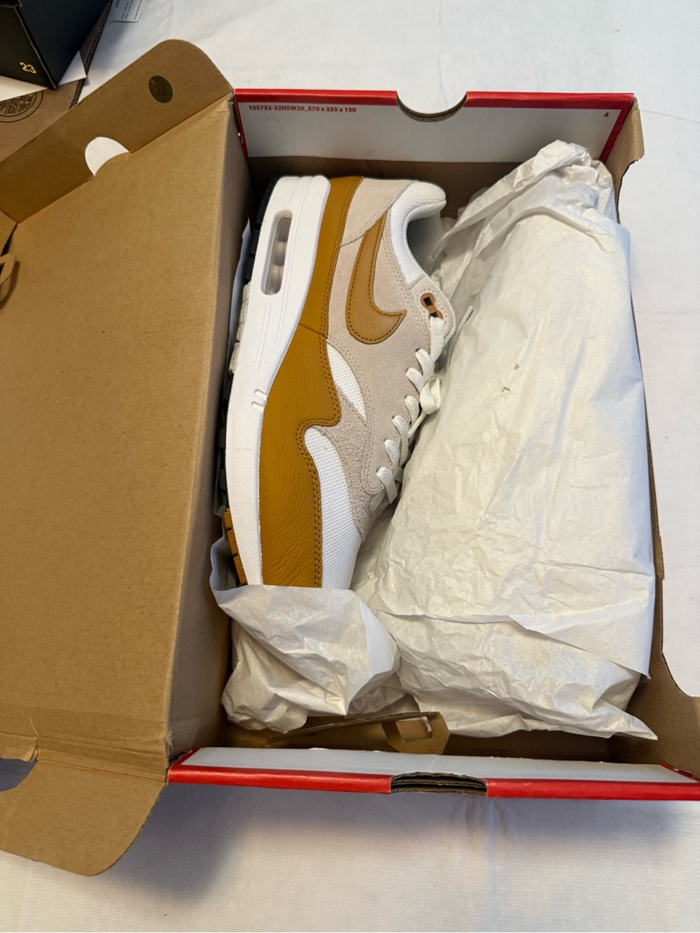 Nike Men's Air Max 1 - White & Mustard